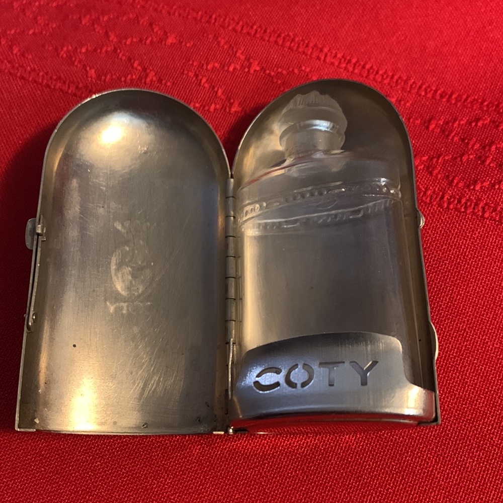 COTY Vintage perfume bottle…tiny bottle attributed to Lalique…silver tone case.